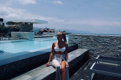 Header of mirjam