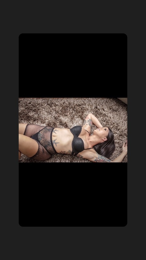 Missy @misstakeoff cover picture