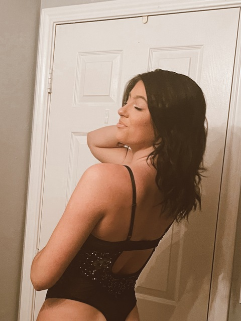MB @mollybeth16 cover picture