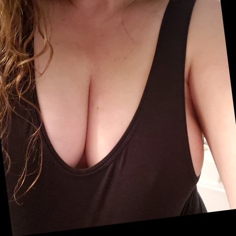 Angie @mombod123 cover picture