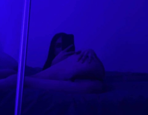 Moni Bby @monibbyxxx cover picture