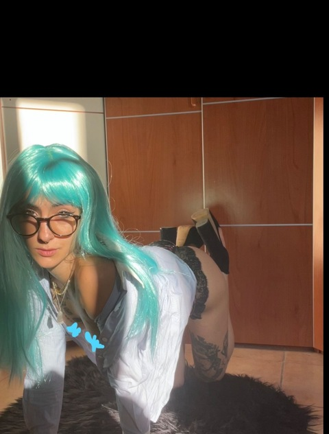 Luna @mooncaracciolo cover picture