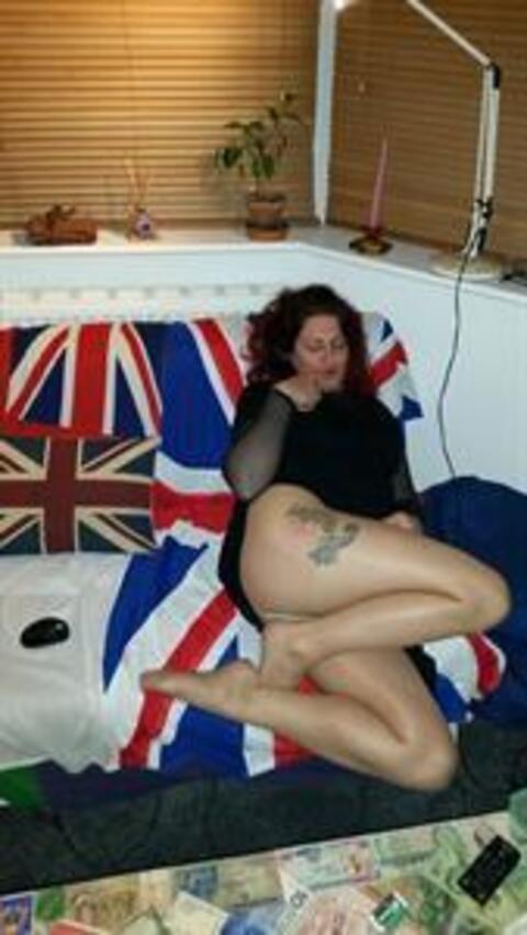 Mumma @mummanextdoor cover picture