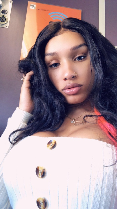 Queen @mytchiixair cover picture