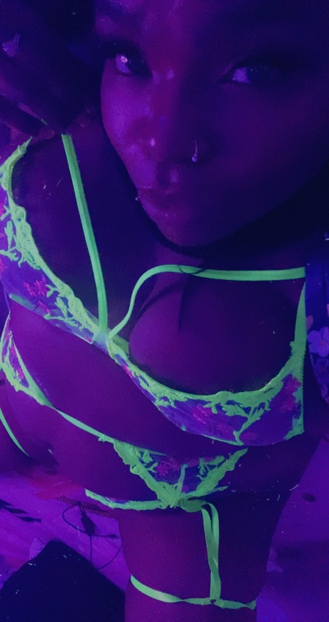 Mzlustyvibes @mzlusty88 cover picture