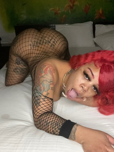 R E D 🧚🏼🍒 @naughtyredd25 cover picture