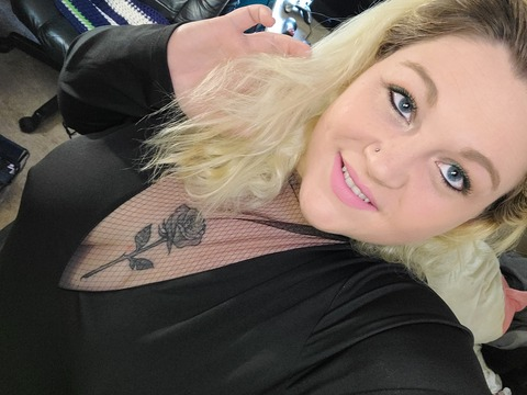 Bbgrl2020 @naughtywifey88 cover picture