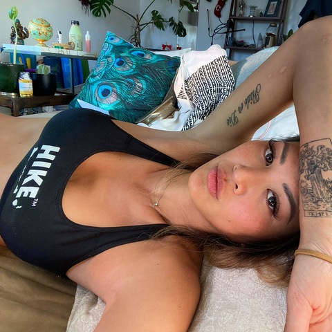 Annalog @nftitties cover picture