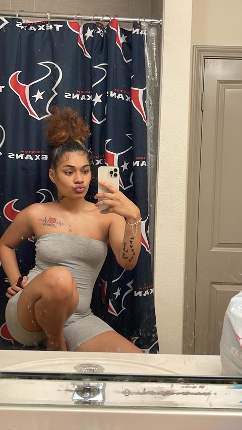Diamond @noonienooniee cover picture