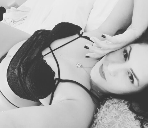Nora Riera @norariera cover picture