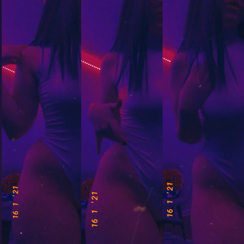 Lauren @nudepanties cover picture