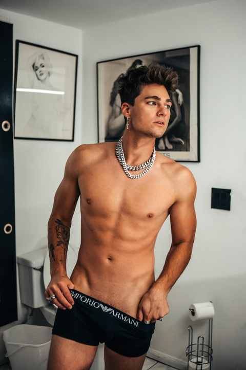 Bradlee @officialbradlee cover picture
