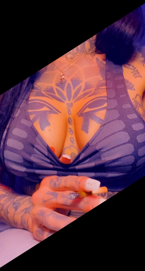 Marie @onlymariexo cover picture