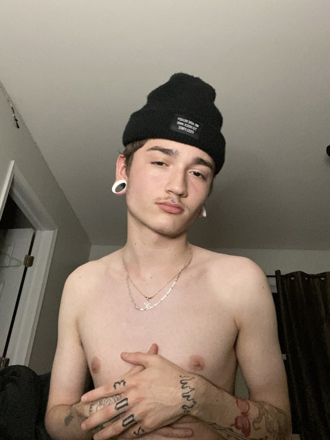 j @partygetsmewttr cover picture