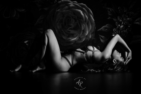 mia @platinum.mia cover picture