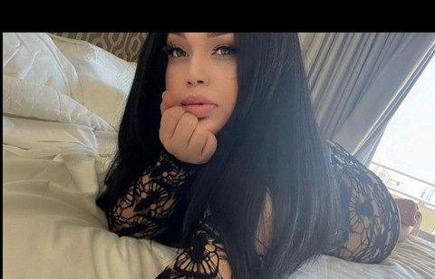 lina @playgirllina cover picture