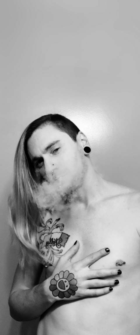 polyglamorousboi @polyglamorousboi cover picture