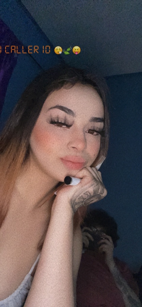 Honeey @prettyanaa69 cover picture