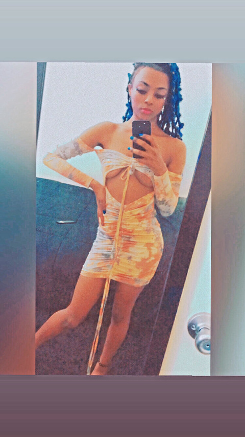 PrettyLola @prettylolaa cover picture