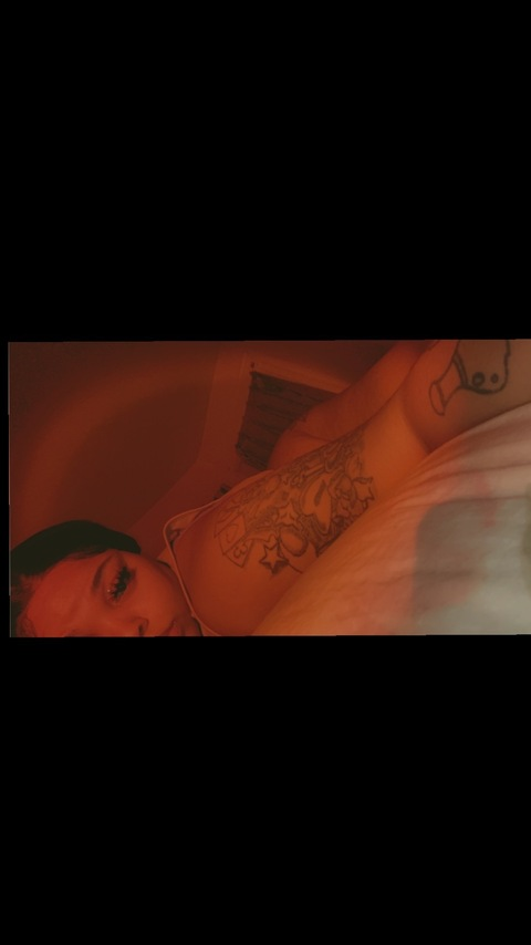 Queen Cemone 💦💦💦 @queen.cemone cover picture