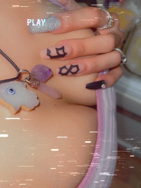 Honeyyy Bunzzz @queenhoneyyybunzzz cover picture