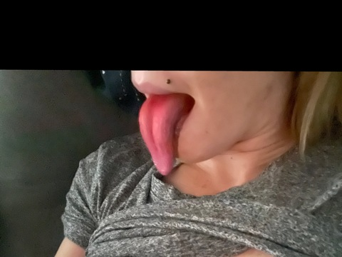 Queenoftongue @queenoftongue cover picture