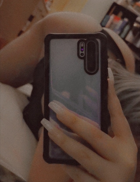 Robynn_maee @robynn_maee cover picture