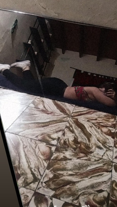 Rosario Tevez @rootevez cover picture