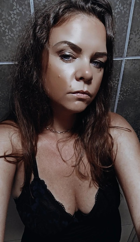 😈Roxxyy🖤 @roxanne_hottie cover picture