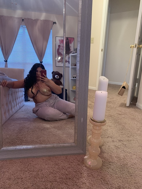 SANDY @sandybucks cover picture