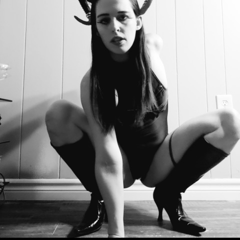 Scarlet @scarletdemonic cover picture