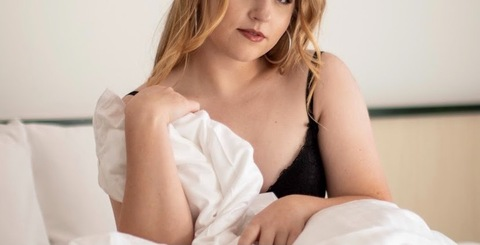 Scarlett @scarlett.zelle cover picture