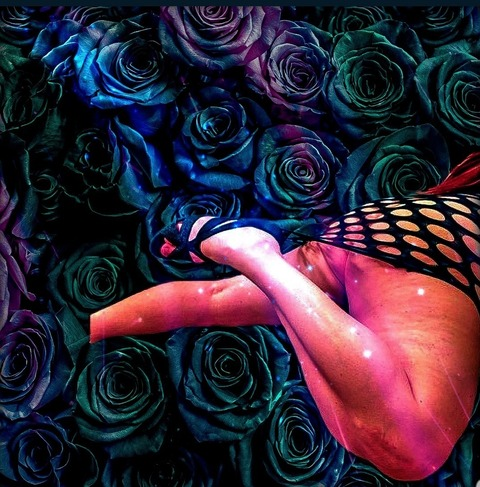 ScarlettVixen @scarlettvixen_00 cover picture