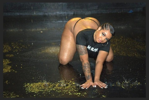 Yellowbone @sexxonthebeachh cover picture