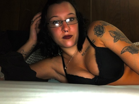 Brianna Donaldson @sexy_mommy12 cover picture