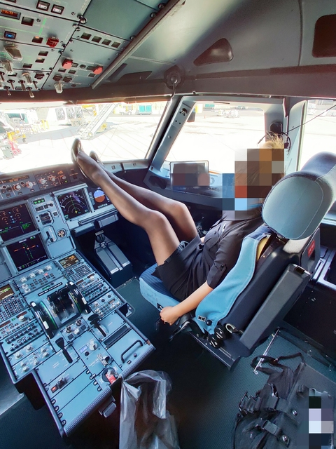 Naughty Asian Fly Girl✈️ @sexyflightattendant cover picture