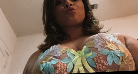 Yvette @sexyvetteee cover picture