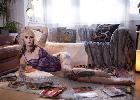 She Sets Me On Fire 🔥 @shesetsmeonfire cover picture