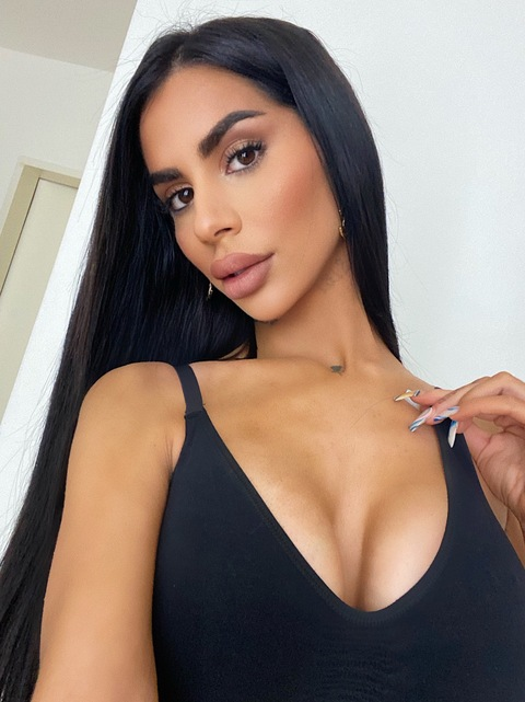 mia madisson @shhhmadisson cover picture