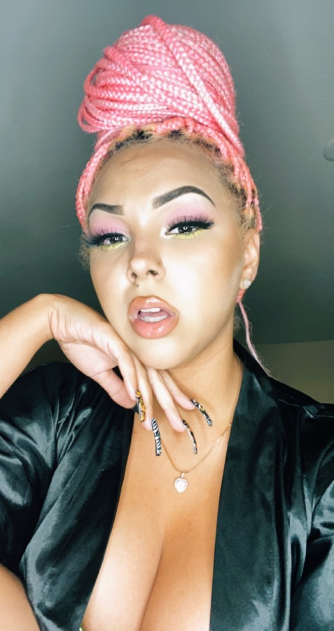 ShylaMonea @shylamoneaa cover picture