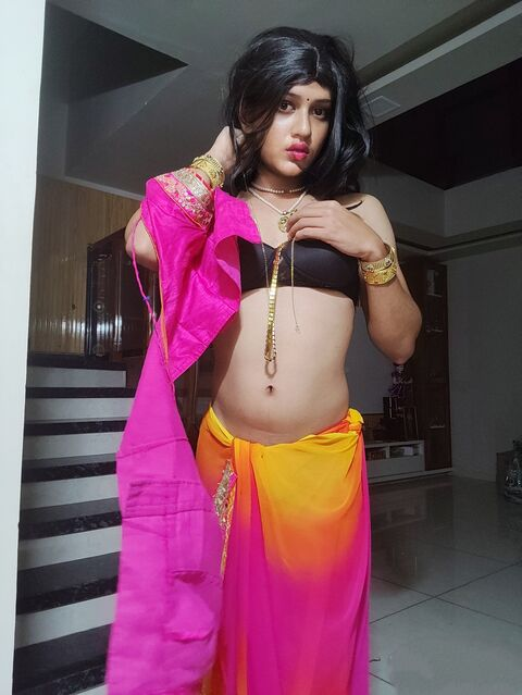 Sissy Raagini @sissy_raagini_cd cover picture