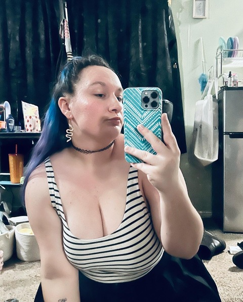 Goddess Violet @smokeyviolet96 cover picture