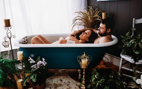 P R I N C E S S 🍑 P E A C H @snidegirl cover picture
