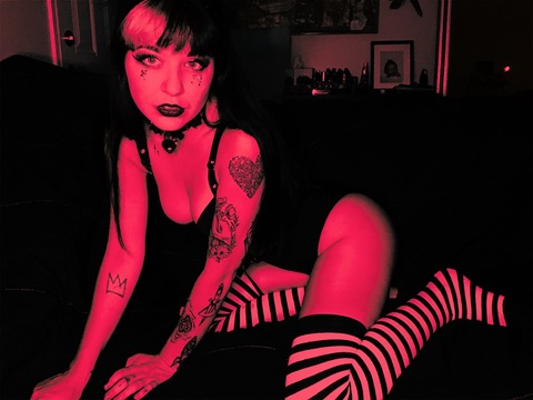 Meela @spacekw33n cover picture