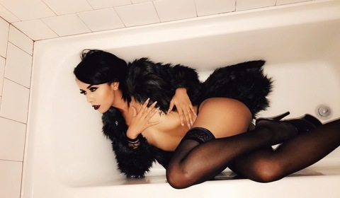 spooki mami 🕷 @spookimami222 cover picture