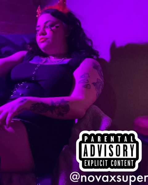 Nova Lynn @supernovaxx cover picture
