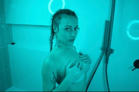 Aqua Mermaid @thataquariusbitch cover picture