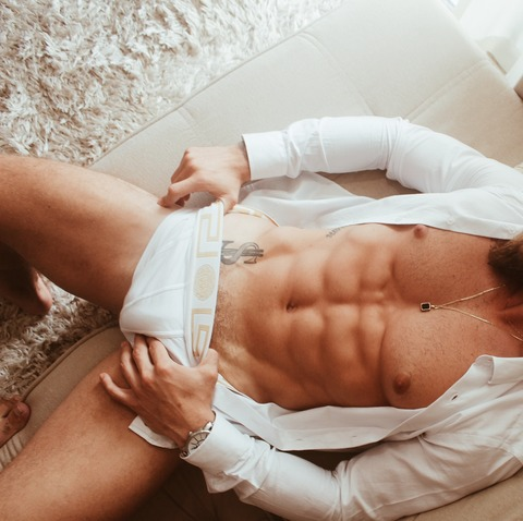Theo Rodrigues @theodiscreto cover picture