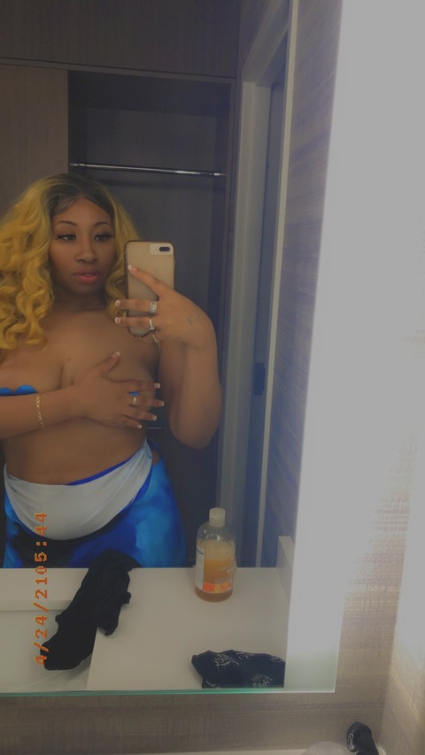 Imari Stegall @thickmedusa97 cover picture