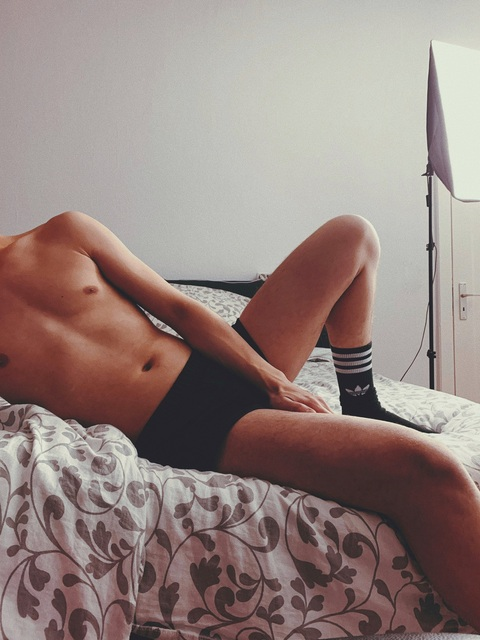 Michél @thirstt0p cover picture